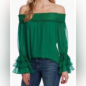 CeCe off the shoulder blouse size XS